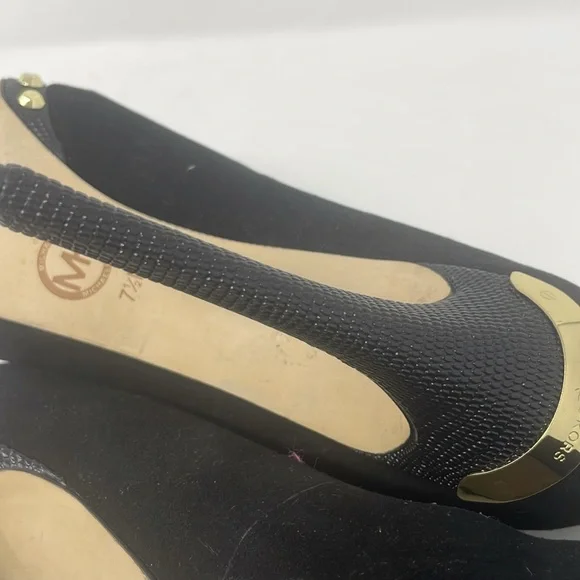 Michael Kors Black Suede Pumps with Gold Accents Size 7.5 Excellent Condition - Picture 16 of 16